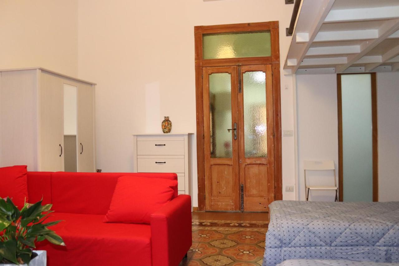 The Singer'S House Apartment Bari Exterior photo